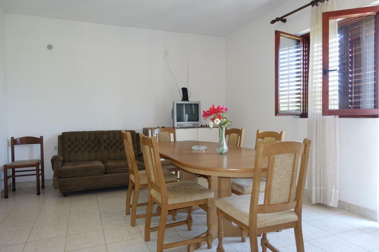 Apartment Dede 닌 외부 사진